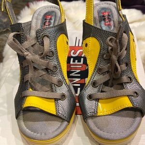 TENNIES “Tracy” lace up sling back wedge sneaker/sandals size 8 NWT. Pewter/Ylw